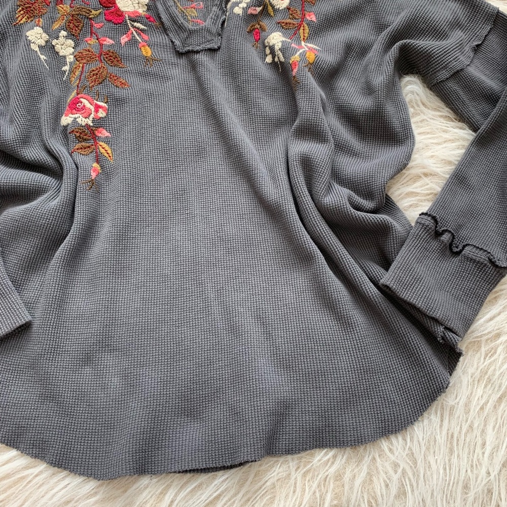 Johnny Was Chrys embroidery thermal top shirt gray - Picture 5 of 8